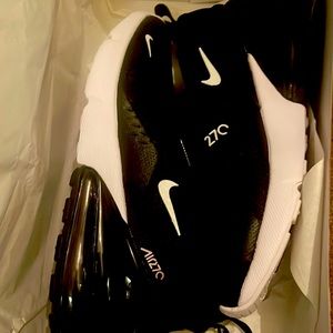 Woman’s 7 air max 270